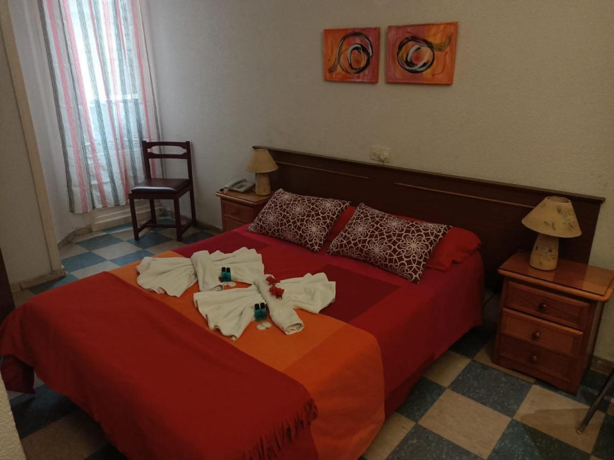 Hostal Continental Madryt Zewnętrze zdjęcie