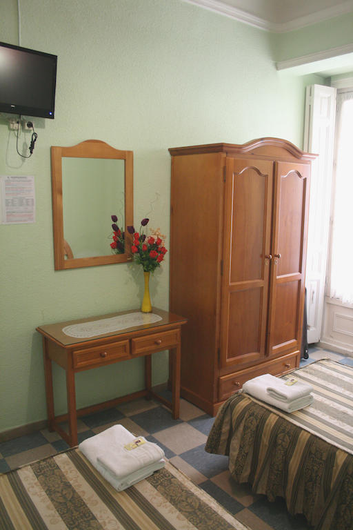 Hostal Continental Madryt Zewnętrze zdjęcie